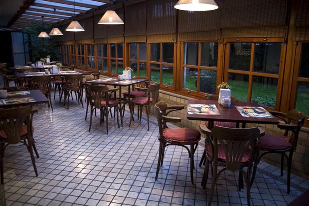 Guenes Hotel Merter Istambul Exterior foto
