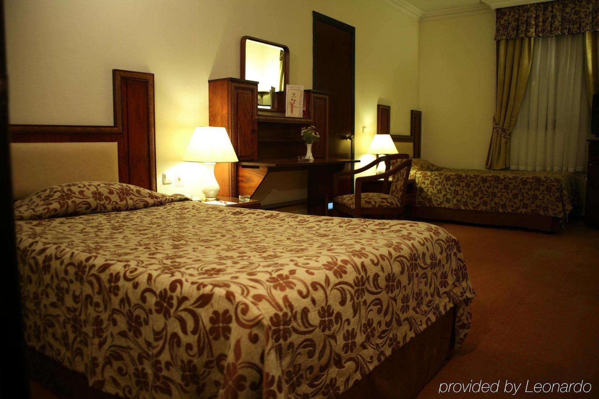 Guenes Hotel Merter Istambul Quarto foto