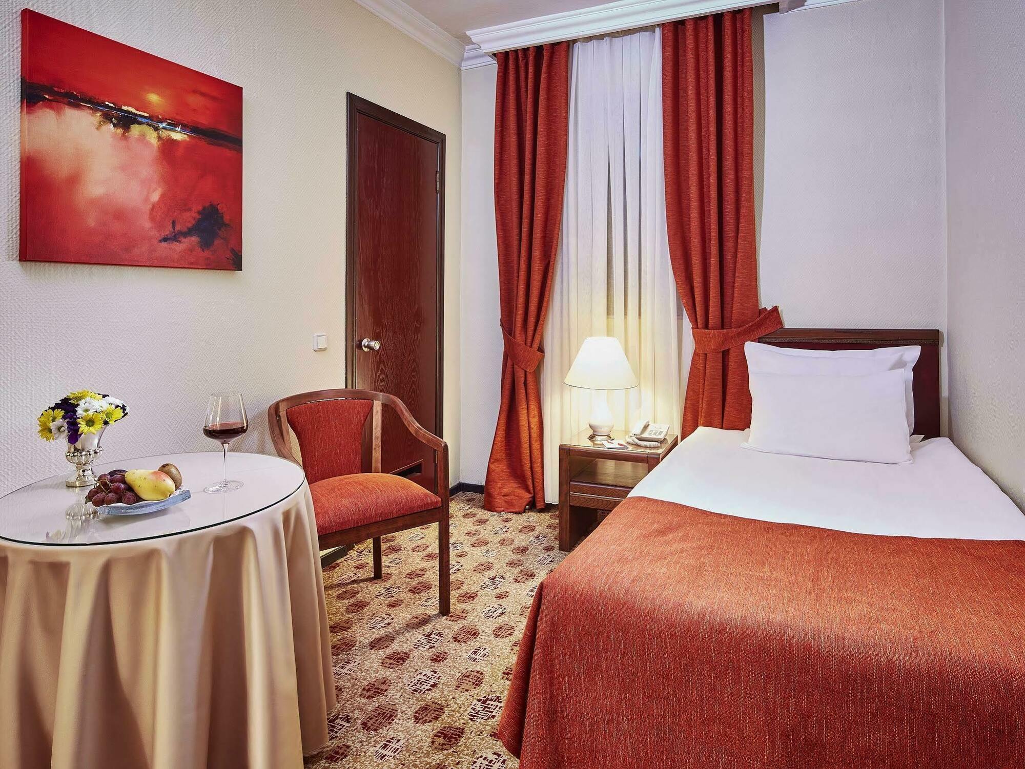 Guenes Hotel Merter Istambul Exterior foto